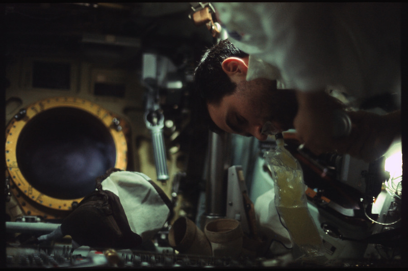 Illustration for article titled NASA Just Released 8,400+ Incredible High-Res Images From The Apollo Program